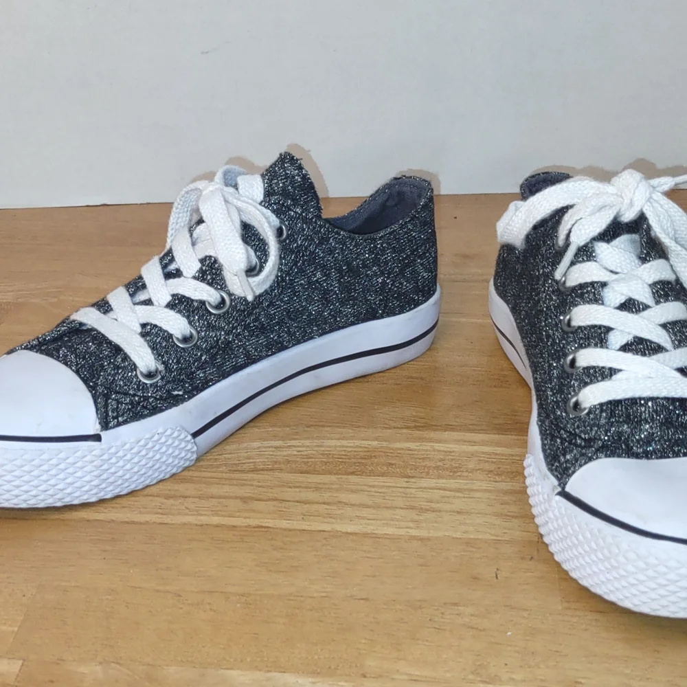 Kids Glitter Sneakers with White Laces - Picture 3 of 8